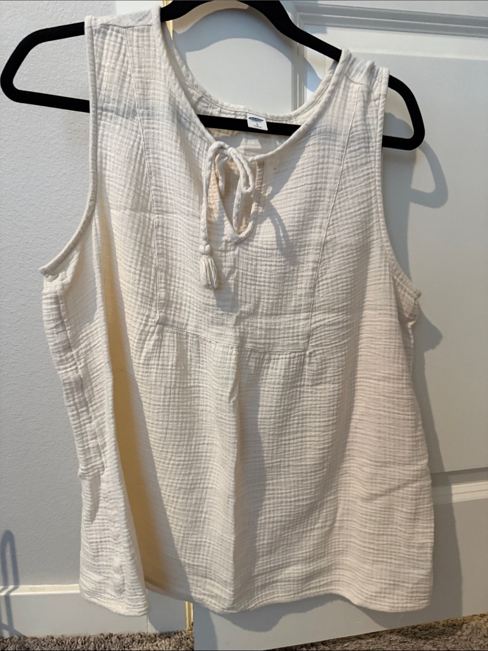 Old Navy Cream Tie-Neck Sleeveless Tank